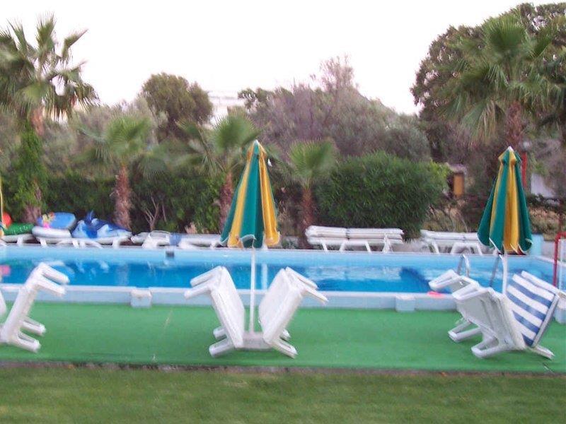 Anixis & Lejlighedshotel 3*