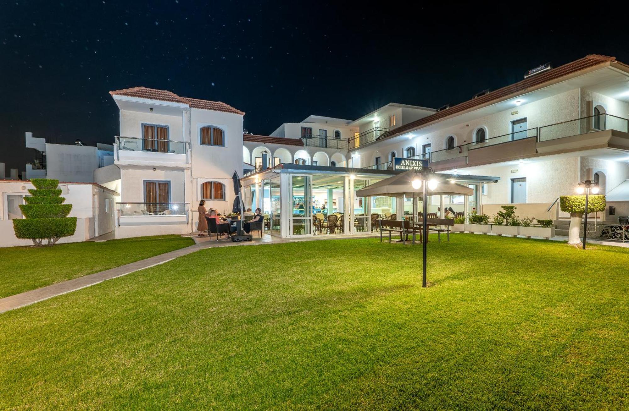 Anixis Aparthotel 3*