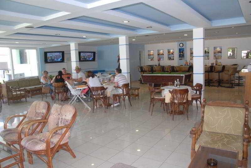 Anixis Aparthotel 3*